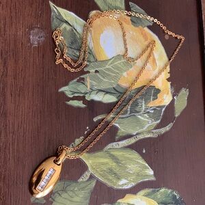 Monet, necklace and pendant signed. Vintage 30 inches goldtone crystals.